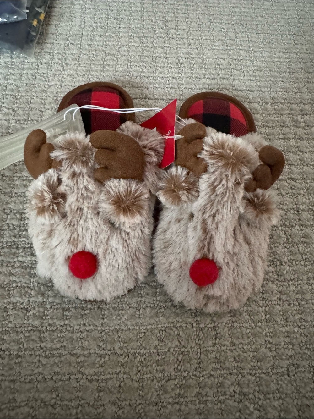 NWT toddler 9/10 Plush Reindeer Slippers - Beige with Red Nose